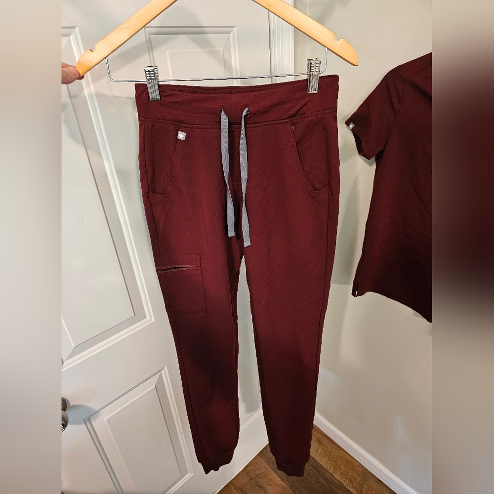 Figs Women's Burgundy Zamora Joggers - XXS Tall